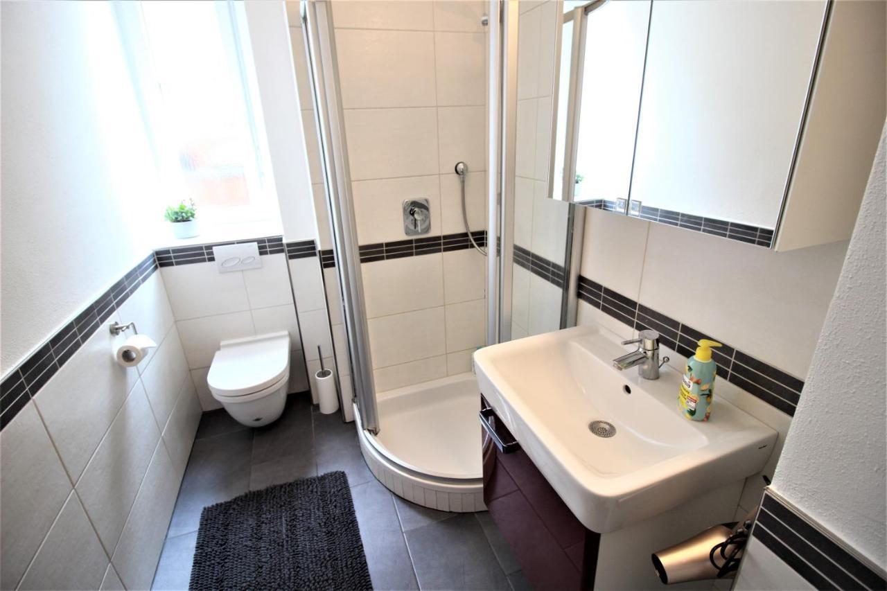 ➤Private Room - Heart Of Downtown With Terrace Wurzburg Bagian luar foto