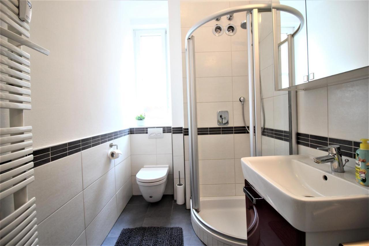 ➤Private Room - Heart Of Downtown With Terrace Wurzburg Bagian luar foto