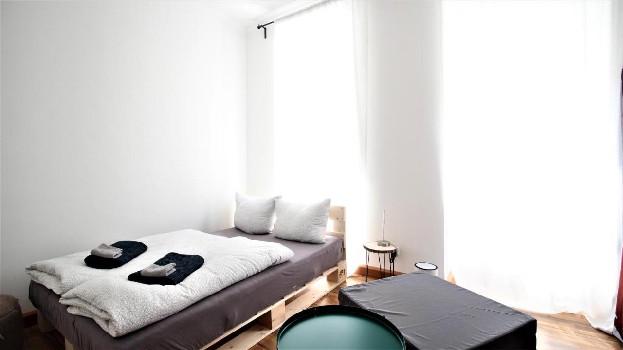 ➤Private Room - Heart Of Downtown With Terrace Wurzburg Bagian luar foto