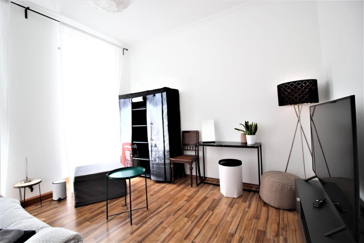 ➤Private Room - Heart Of Downtown With Terrace Wurzburg Bagian luar foto